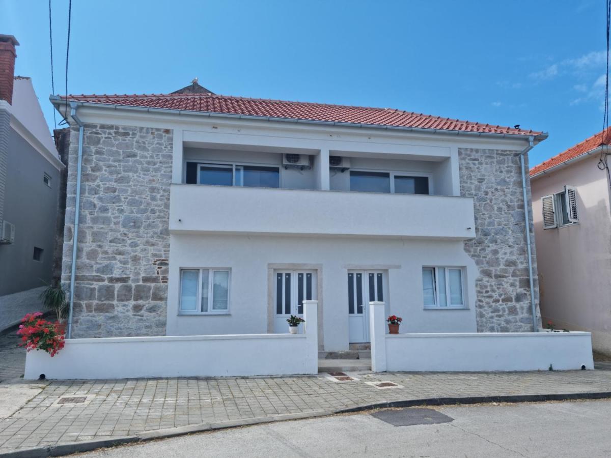 Kamena Kuca Pandorovica Apartman Kali Kültér fotó