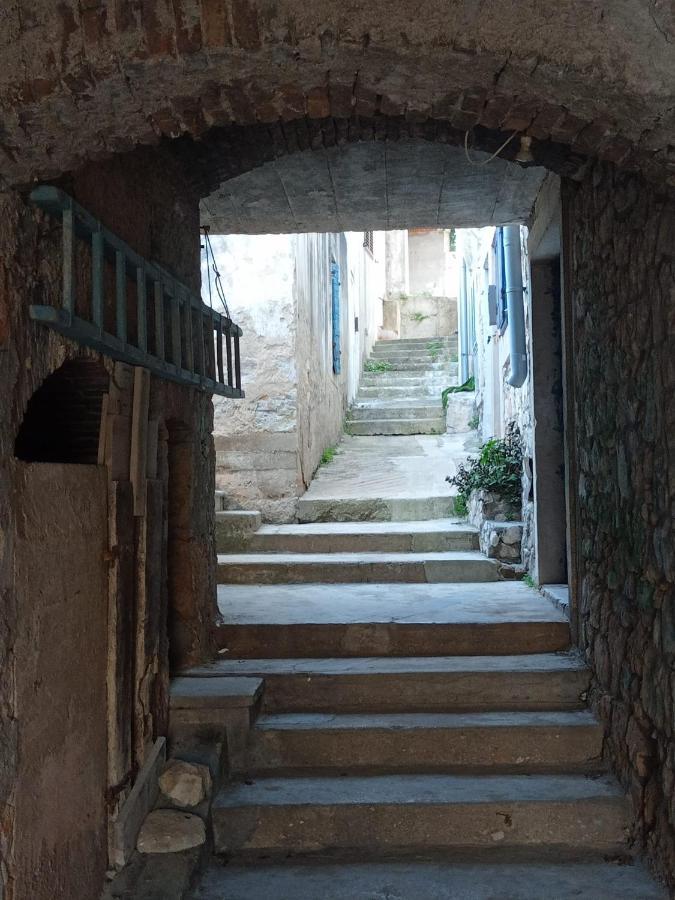 Kamena Kuca Pandorovica Apartman Kali Kültér fotó